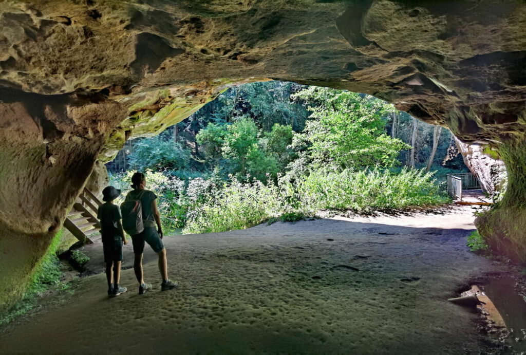 Die Höhlen in der Schwarzachklamm