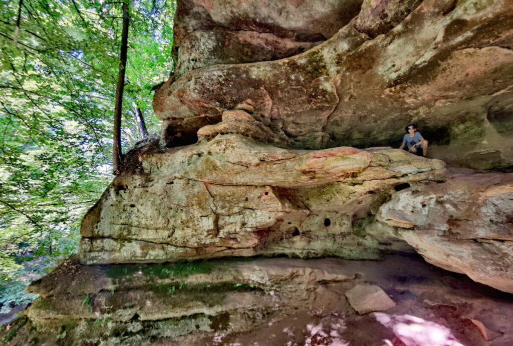 Durch die Schwarzachschlucht wandern und die ausgewaschenen Felsen bewundern